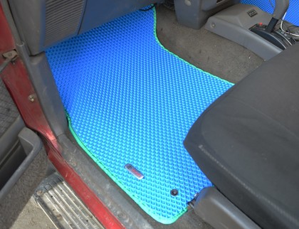 Ворсовые коврики на Toyota Hilux V 1988 - 1997 в Саратове