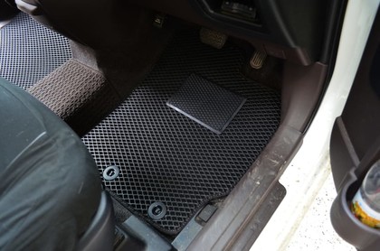 Ворсовые коврики на Toyota Porte II 2012 - 2020 в Саратове
