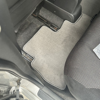 Ворсовые коврики на Nissan Tiida (C11) 2004 - 2014 в Саратове