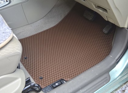 Ворсовые коврики на Toyota Belta 2005 - 2012 в Саратове