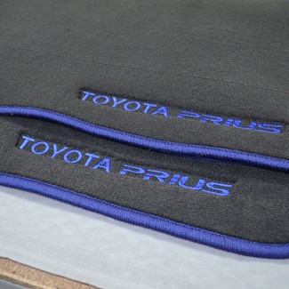 Ворсовые коврики на Toyota Prius Alpha 2011 - 2021 в Саратове
