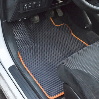 Ворсовые коврики на Nissan Tiida (C11) 2004 - 2014 в Саратове