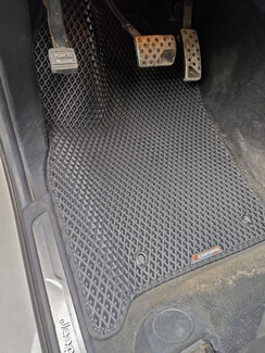 Коврики на Jeep Grand Cherokee (WK2) 2010 - 2022 в Саратове