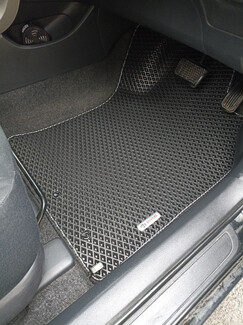 Ворсовые коврики на Toyota Corolla Fielder (E14) 2006 - 2012 в Саратове Ворсовые коврики на Toyota Corolla Fielder (E14) 2006 - 2012 в Саратове