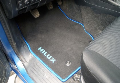 Ворсовые коврики на Toyota Hilux VII 2008 - 2015 в Саратове
