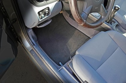 Ворсовые коврики на Nissan Almera II (N16) 2000 - 2006 в Саратове