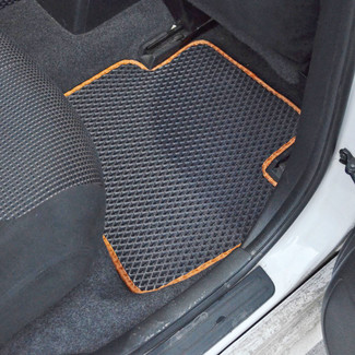 Ворсовые коврики на Nissan Tiida (C11) 2004 - 2014 в Саратове