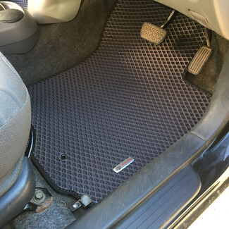 Коврики на Toyota Vitz I 1998 - 2005 в Саратове Коврики на Toyota Vitz I 1998 - 2005 в Саратове