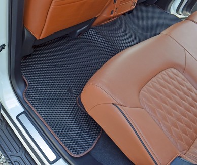 Ворсовые коврики на Infiniti QX56 II 2010 - 2014 в Саратове