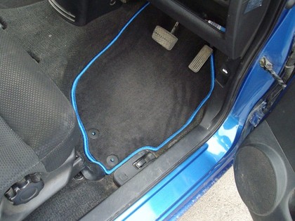 Коврики на Honda Mobilio Spike 2002 - 2008 в Саратове