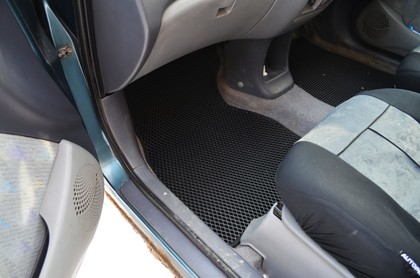 Ворсовые коврики на Toyota Raum I 1997 - 2003 в Саратове