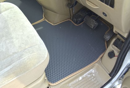 Ворсовые коврики на Nissan Serena (C24) 1999 - 2005 в Саратове