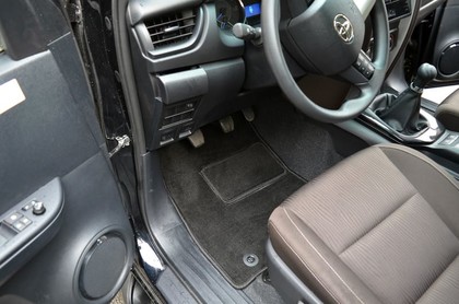 Ворсовые коврики на Toyota Fortuner II 2015 - 2025 в Саратове