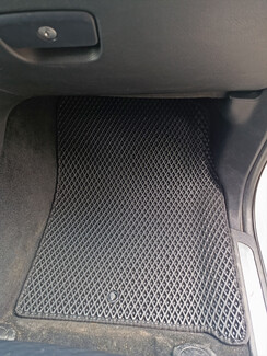 Коврики на Jeep Grand Cherokee (WK2) 2010 - 2022 в Саратове