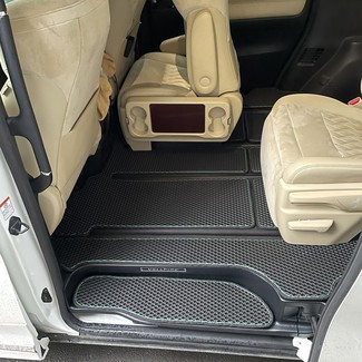 Ворсовые коврики на Toyota Vellfire (H30) 2015 - 2023 в Саратове