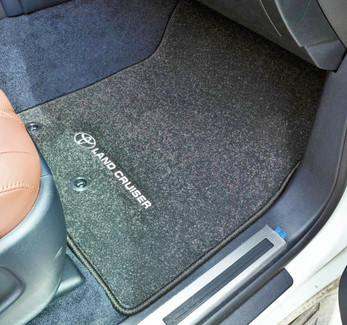 Ворсовые коврики на Toyota Land Cruiser 200 2007 - 2021 в Саратове
