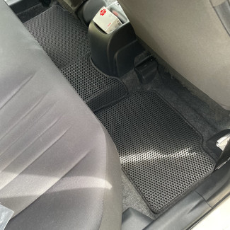 Ворсовые коврики на Toyota Yaris IV 2019 - 2025 в Саратове