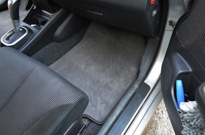 Ворсовые коврики на Nissan Tiida (C11) 2004 - 2014 в Саратове
