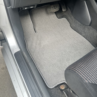 Ворсовые коврики на Nissan Tiida (C11) 2004 - 2014 в Саратове