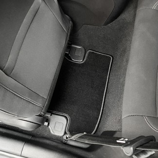 Ворсовые коврики на Ford Mustang VI 2013 - 2023 в Саратове