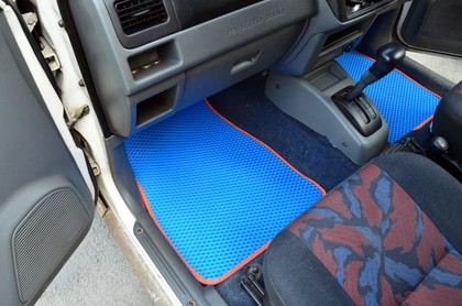 Ворсовые коврики на Mitsubishi Pajero Mini II 1998 - 2012 в Саратове