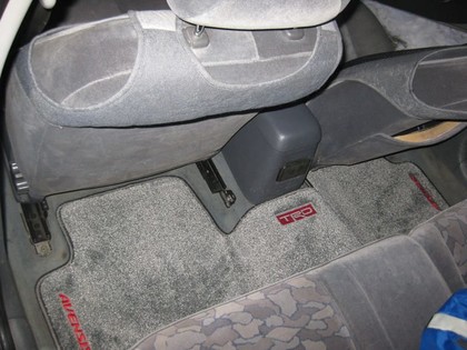 Ворсовые коврики на Toyota Avensis I 1997 - 2002 в Саратове