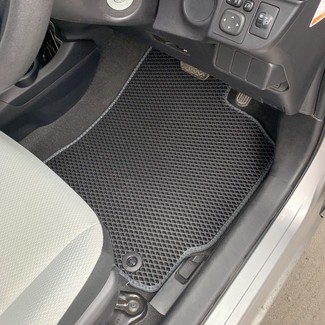 Ворсовые коврики на Toyota Aqua (P10) 2011 - 2021 в Саратове