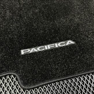 Ворсовые коврики на Chrysler Pacifica II 2016 - 2025 в Саратове