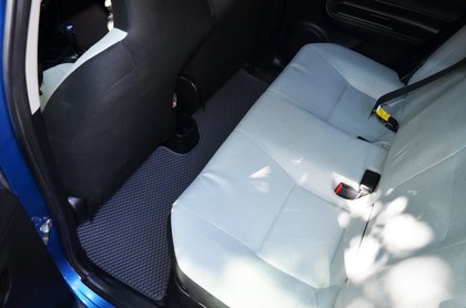 Ворсовые коврики на Toyota Prius C 2011 - 2021 в Саратове