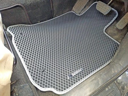 Ворсовые коврики на Toyota Wish I 2003 - 2009 в Саратове