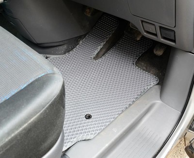 Ворсовые коврики на Toyota Voxy (R70) 2007 - 2013 в Саратове