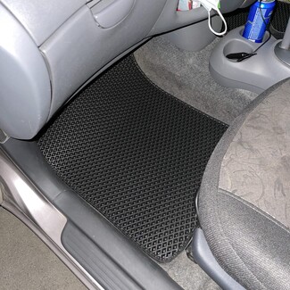 Коврики на Toyota Vitz I 1998 - 2005 в Саратове Коврики на Toyota Vitz I 1998 - 2005 в Саратове