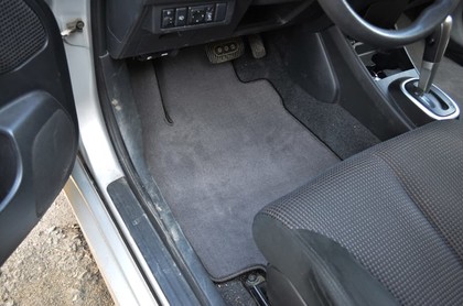 Ворсовые коврики на Nissan Tiida (C11) 2004 - 2014 в Саратове