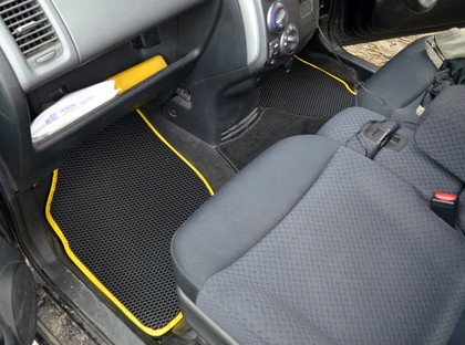 Коврики на Honda Mobilio Spike 2002 - 2008 в Саратове