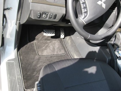 Ворсовые коврики на Mitsubishi Pajero IV 2006 - 2021 в Саратове