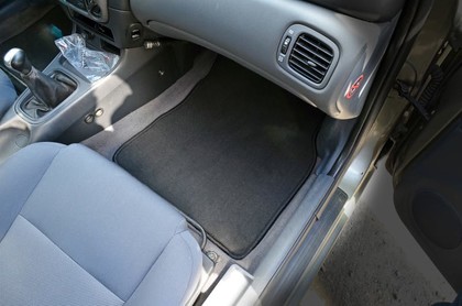 Ворсовые коврики на Nissan Almera II (N16) 2000 - 2006 в Саратове
