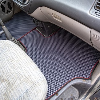 Ворсовые коврики на Mitsubishi Space Gear 1994 - 2007 в Саратове