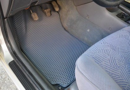 Ворсовые коврики на Toyota Avensis I 1997 - 2002 в Саратове
