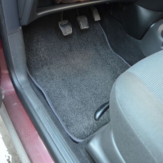 Ворсовые коврики на Ford Focus I 1998 - 2005 в Саратове Ворсовые коврики на Ford Focus I 1998 - 2005 в Саратове