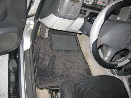 Ворсовые коврики на Mitsubishi Pajero Sport I 1998 - 2009 в Саратове