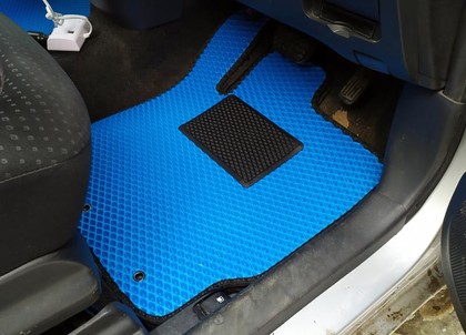 Ворсовые коврики на Toyota Ractis I 2005 - 2010 в Саратове