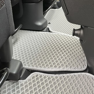 Ворсовые коврики на Nissan Serena (C26) 2010 - 2016 в Саратове